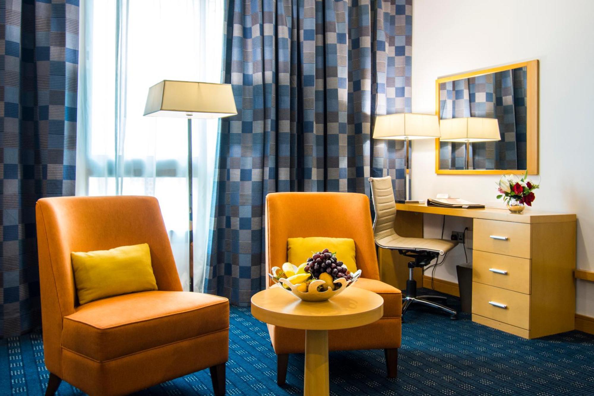 City Seasons Hotel & Suites Mascate Habitación foto