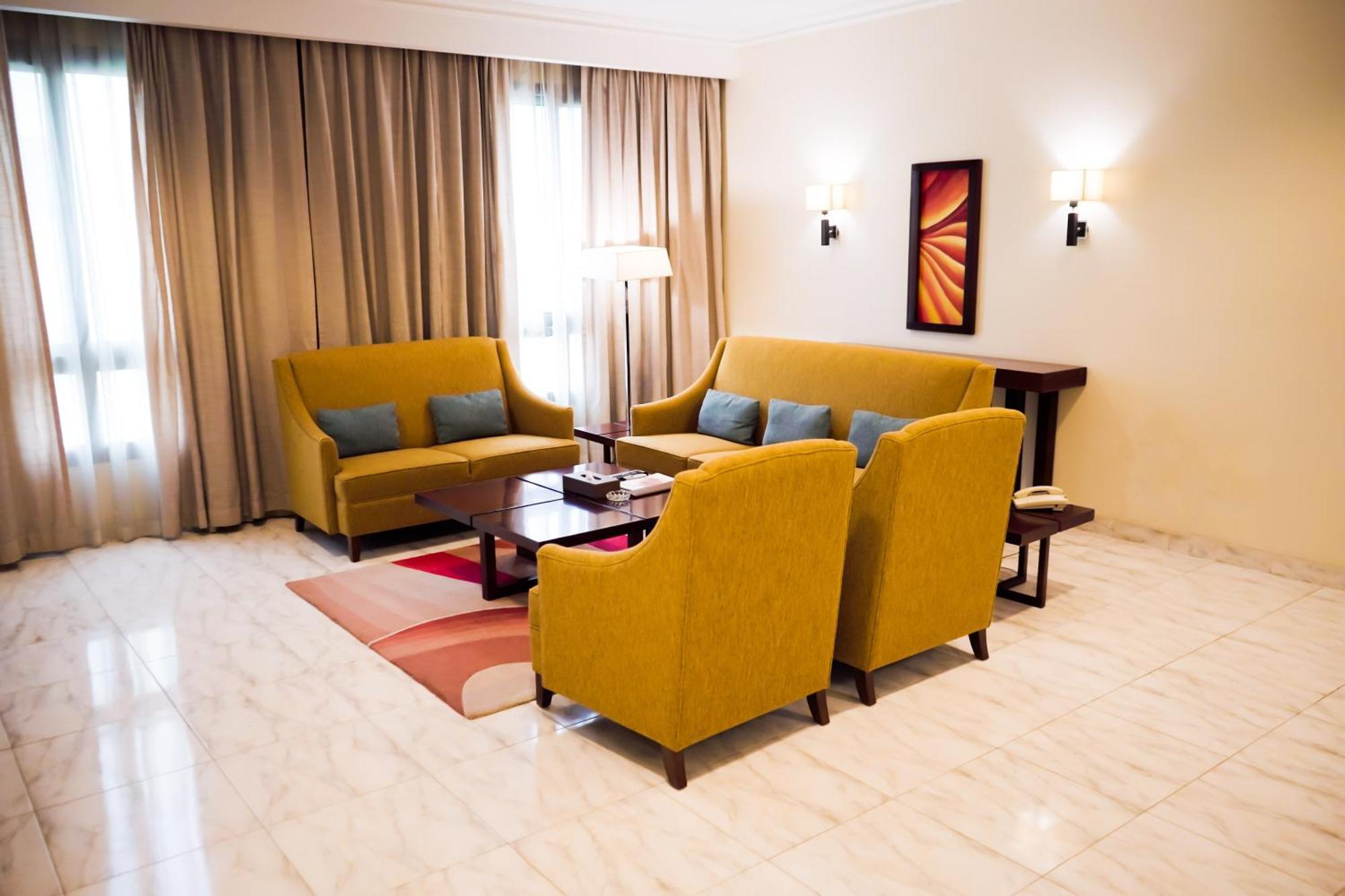 City Seasons Hotel & Suites Mascate Habitación foto